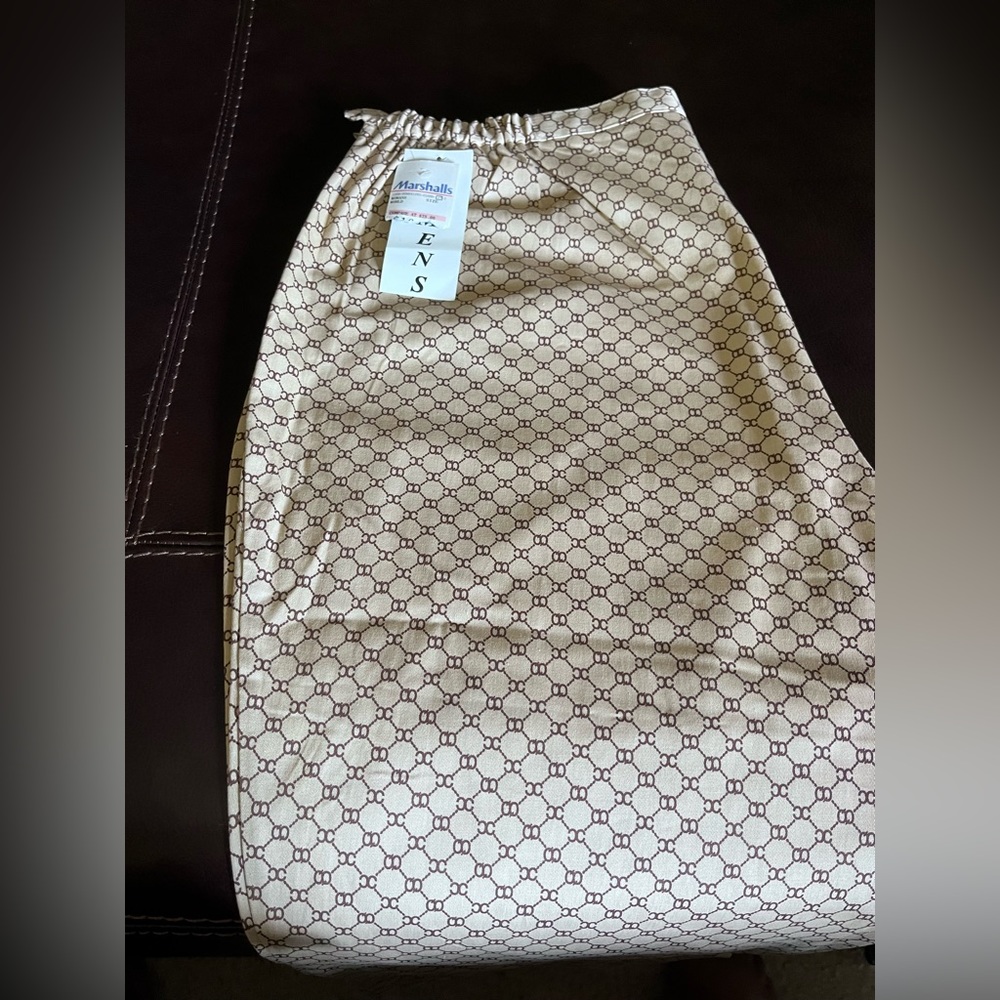 Beige/Brown   Ladies stretch size 24 Capris …
